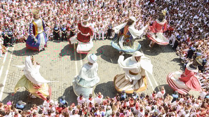 san-fermin-pamplona-navarra-0D7Wtqhe-AQ-unsplash